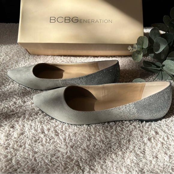 BCBG- generation, pointed toe flat, size 6 - Picture 2 of 7